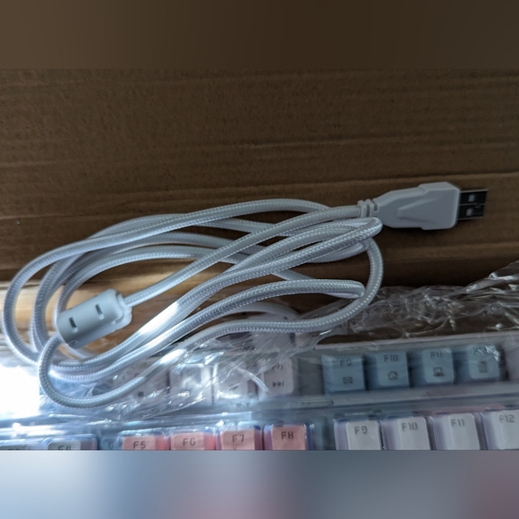 BRAND NEW Wired Mechanical keyboard - Picture 3 of 7